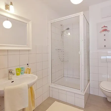 27 4, Weidenweg 1 D * Karlshagen